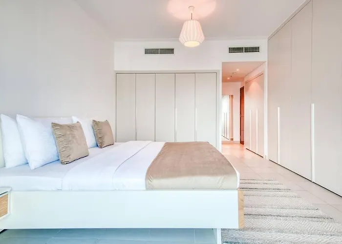 Attessa Tower, Marina Promenade, Dubai Marina - Mint Stay